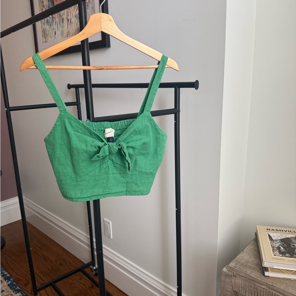 Universal Thread Emerald Tie-Front Crop Top